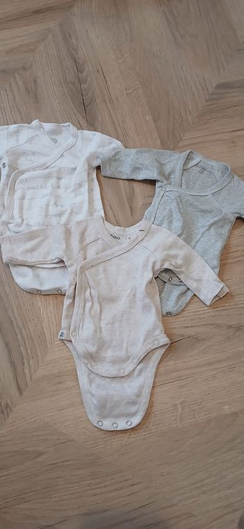 Lot bodies naissance