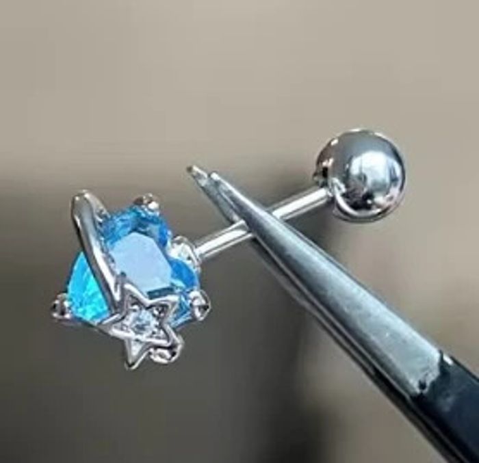 Piercing coeur bleu et étoile - photo numéro 3