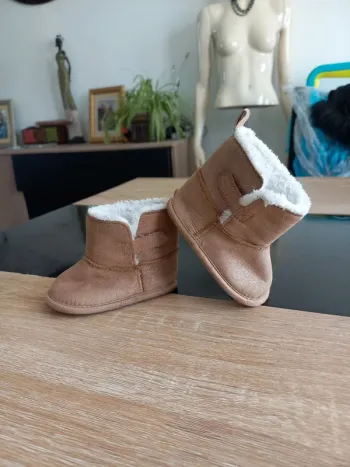 Bottines bébé fille T18