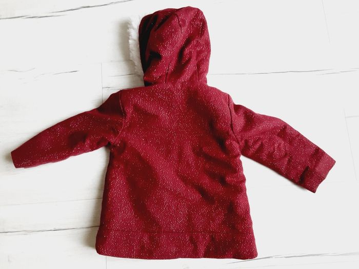 Vêtement fille manteau bordeaux brillants à capuche Gémo 3 ans - photo numéro 2