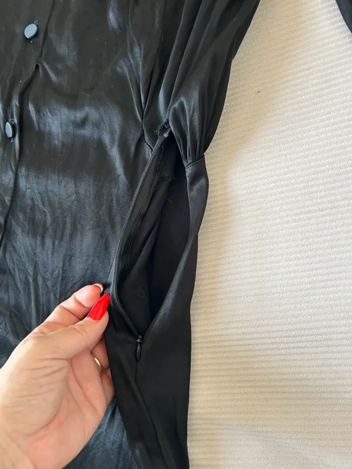Robe noire, effet satinée Zara taille - photo numéro 4
