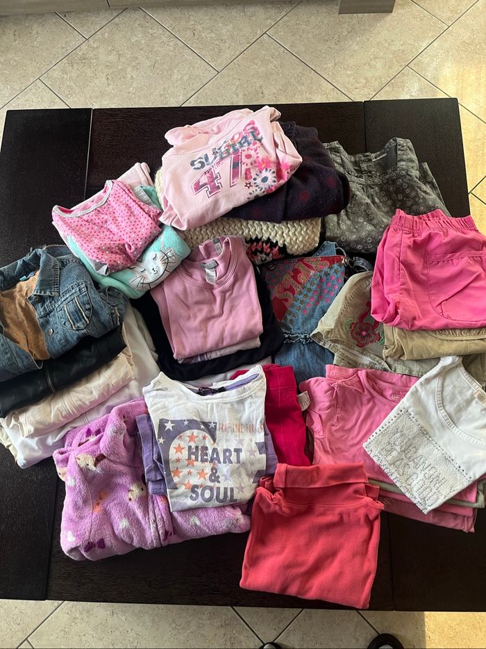 Lot de 30 vêtements 6 ans