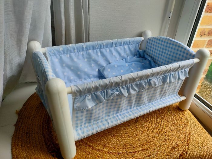 Lit poupée Vintage Berchet vichy bleu