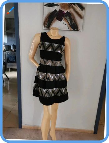 très belle robe taille M miss one