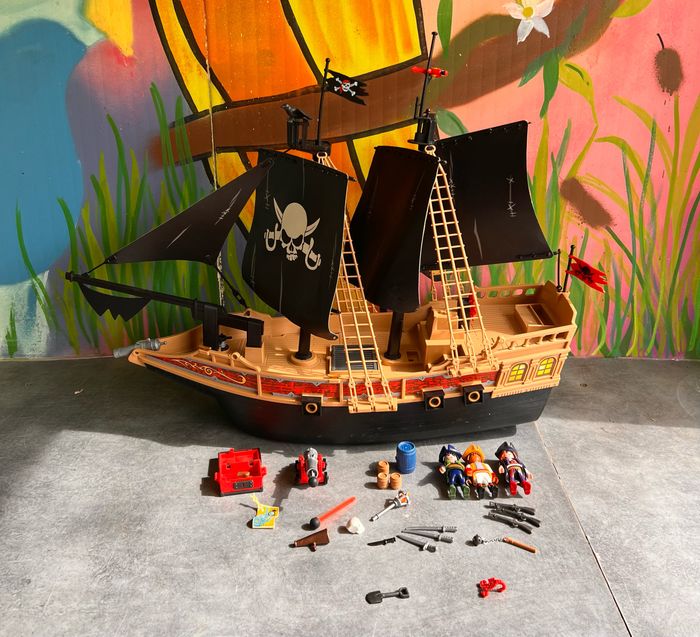 Bateau pirate playmobil