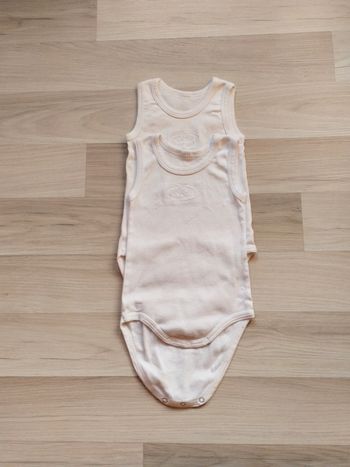 Lot de 2 bodies sans manches 12 mois