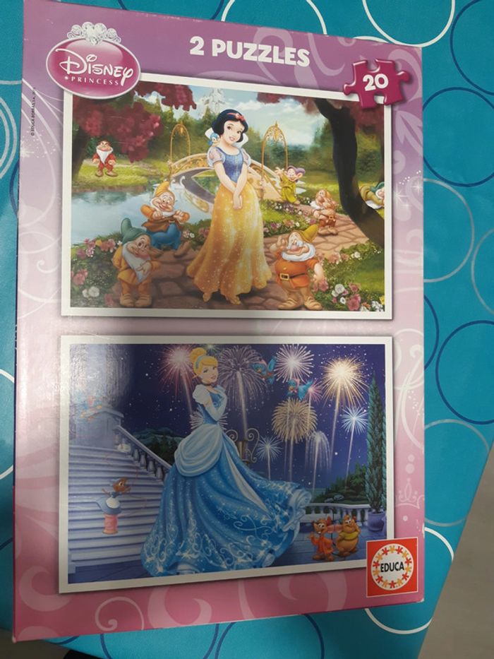 Puzzle princesses Disney Blanche- Neige et Cendrillon 2×20 pièces