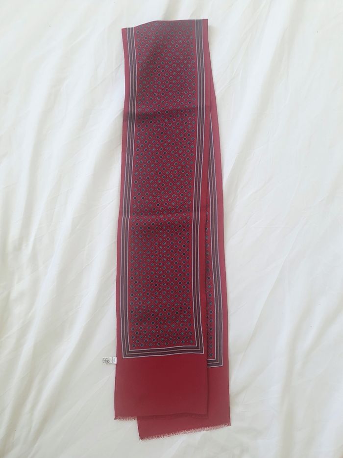 Etole foulard écharpe en soie Guy LAROCHE Paris - photo numéro 2