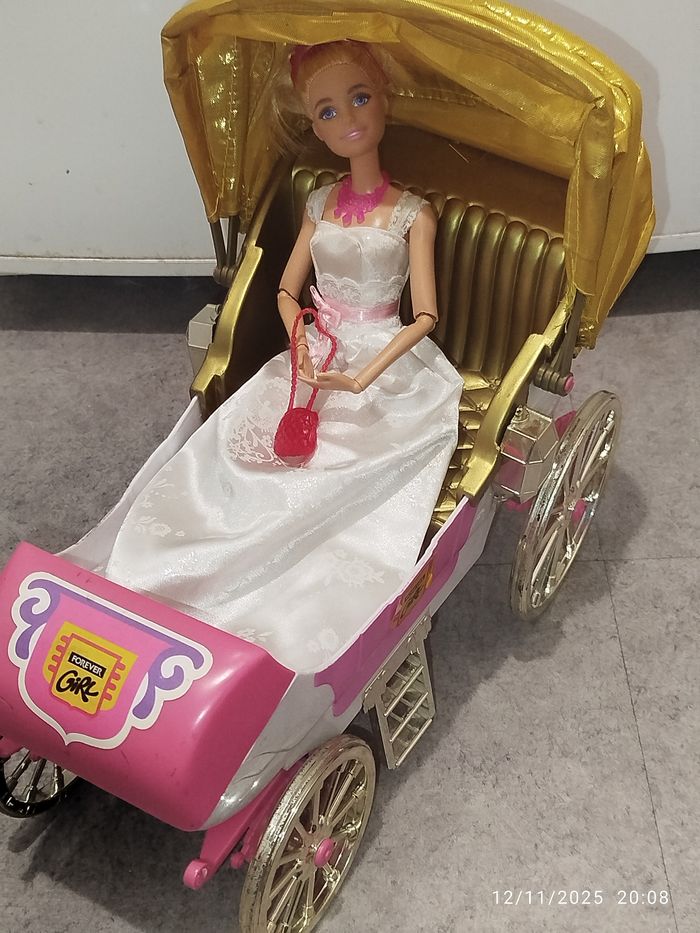 Barbie et carosse - photo numéro 4