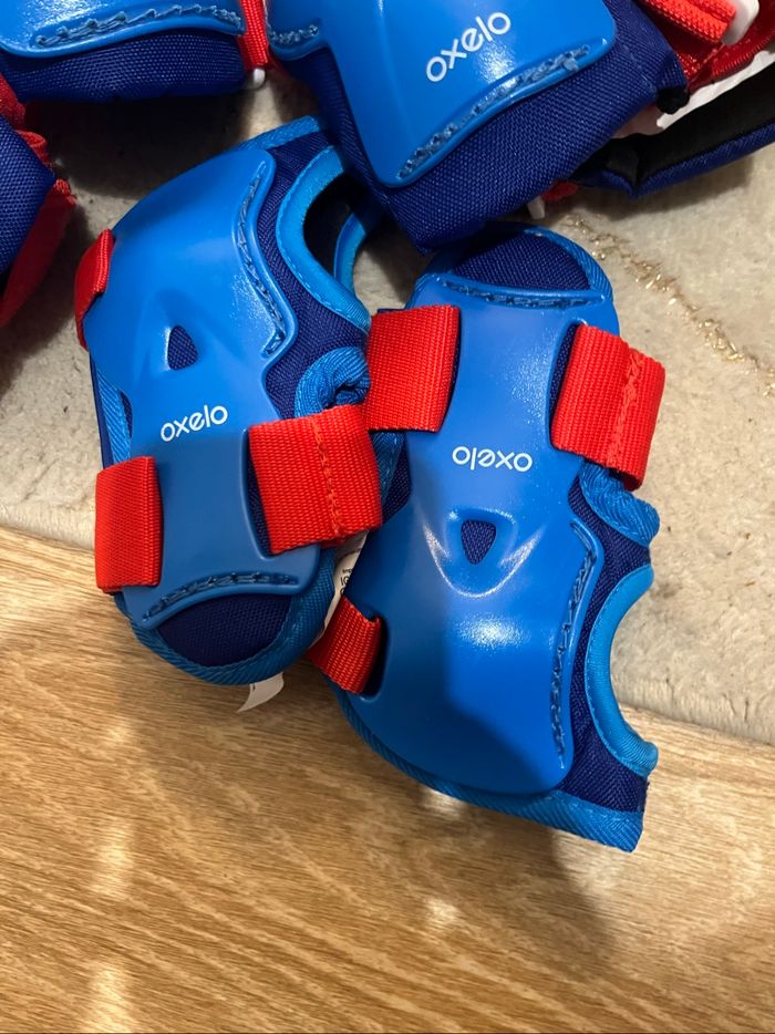 Set 3x2 protections roller enfant PLAY Bleu et rouge - photo numéro 2