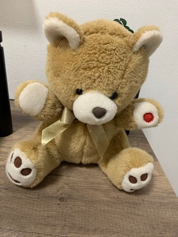 Adorable ours en peluche hauteur 32 cm