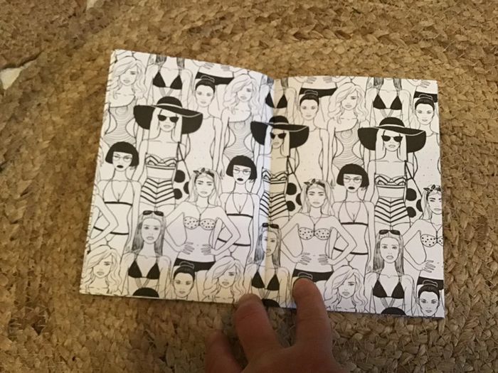 Mini livre 32 pages coloriages Esther - photo numéro 2