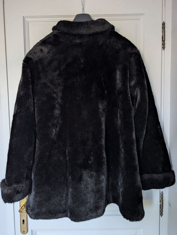 Manteau noir à fausse fourrure taille L - photo numéro 2