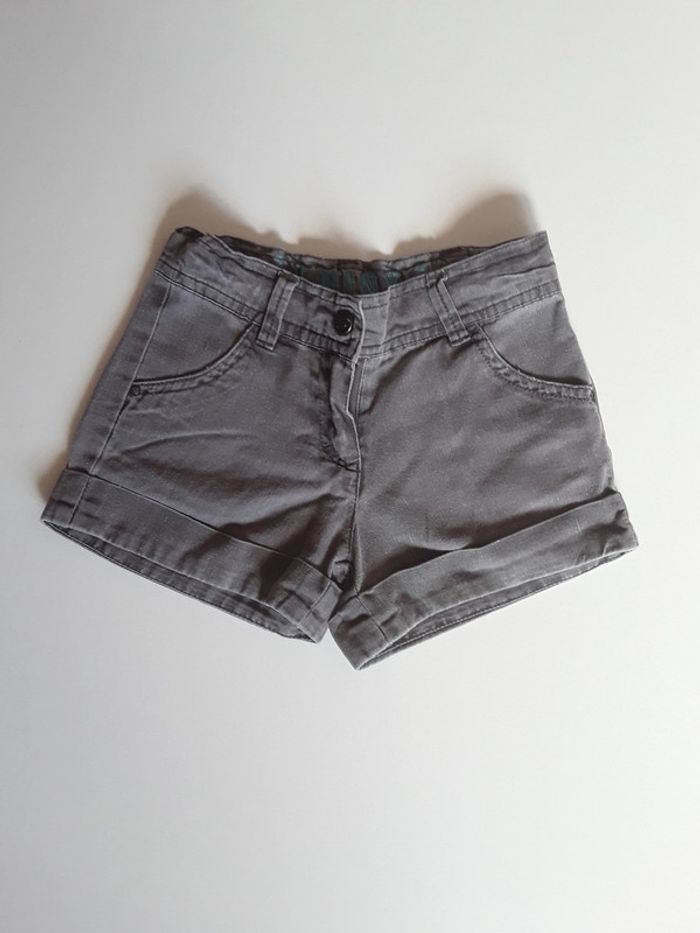 Short 4 ans