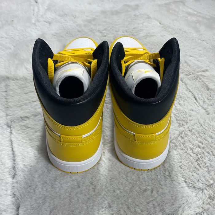 Nike Air Jordan 1 Mid « White Vivid Sulfur-Black » pointure 44.5 - photo numéro 3