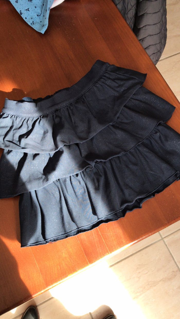 Jupe pailletée à volants okaidi état neuf 8 ans