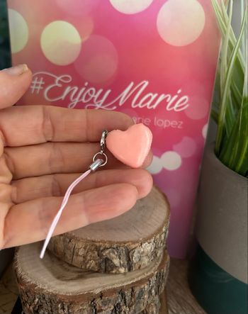 Attache téléphone portable ou porte-clés en forme de cœur