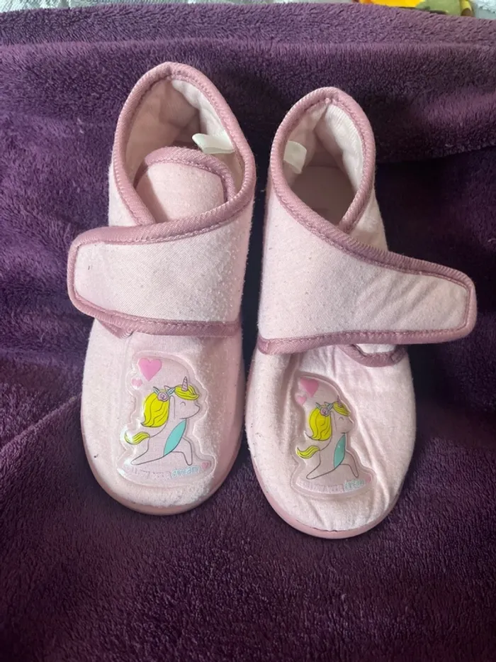 Chaussons licorne pointure 30 - photo numéro 2