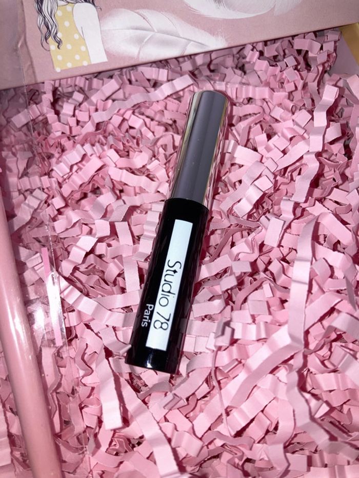 Mascara noir + pinceau éventail - photo numéro 5