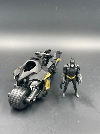 Moto + figurine Dc Comics Batman Attack Armor Bat-Pod Mattel
