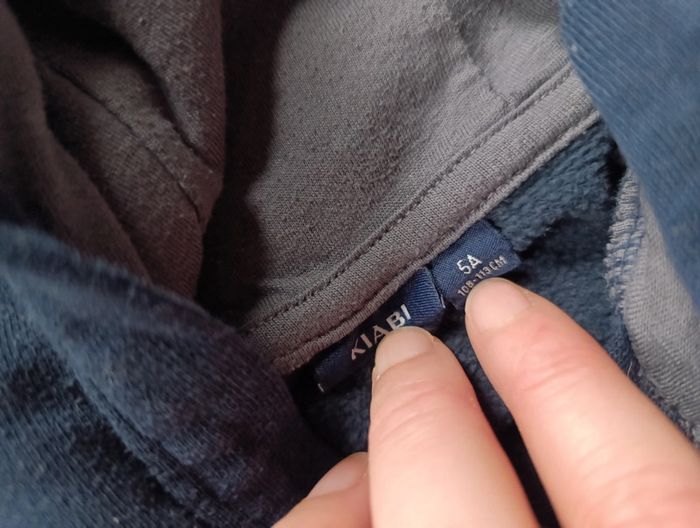 Pull à capuche 4ans 108 113 - photo numéro 2