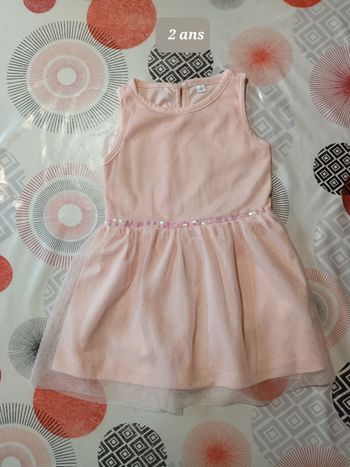 Robe taille 2 ans comme neuve