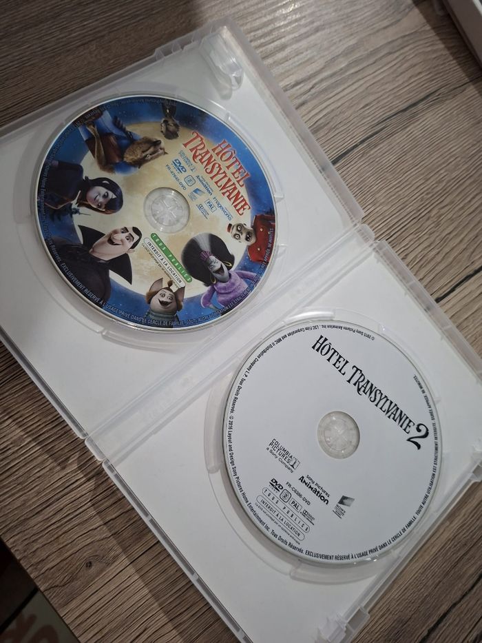 Films 1 et 2 hôtel Transylvania boîte 2 DVD - photo numéro 4