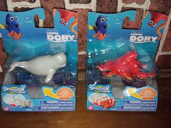 Lot de deux figurines Disney Dory