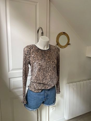 Haut à motifs