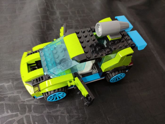 Voiture de rallye LEGO - photo numéro 7