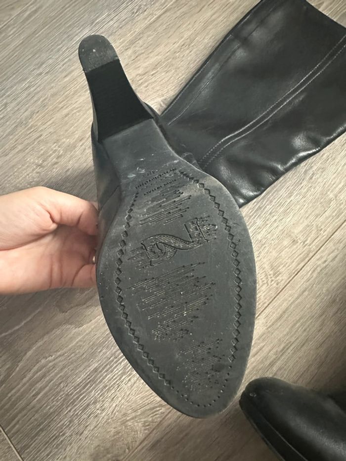 Bottes noires à talons - photo numéro 4
