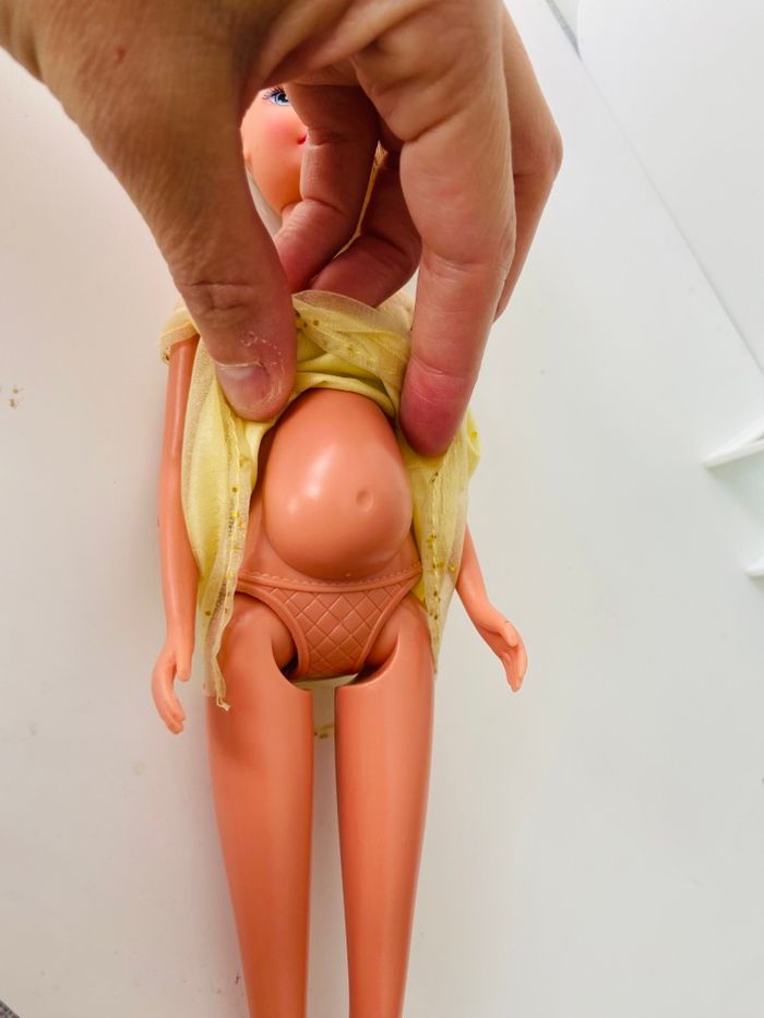 Poupée Barbie steffi enceinte - photo numéro 2