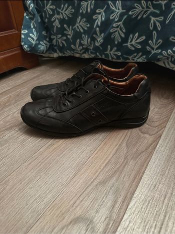 Chaussures noirs en cuir