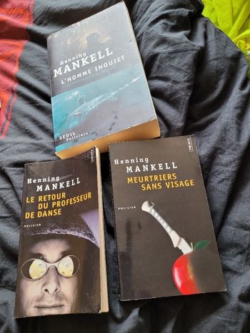 Livres de Henning Mankell (2 photos)