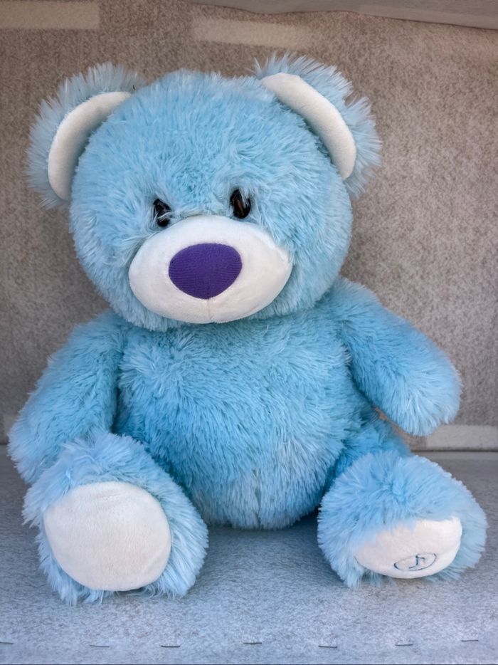 Ours bleu