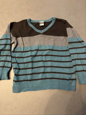 Pull col en V tape à l’œil taille 2 ans