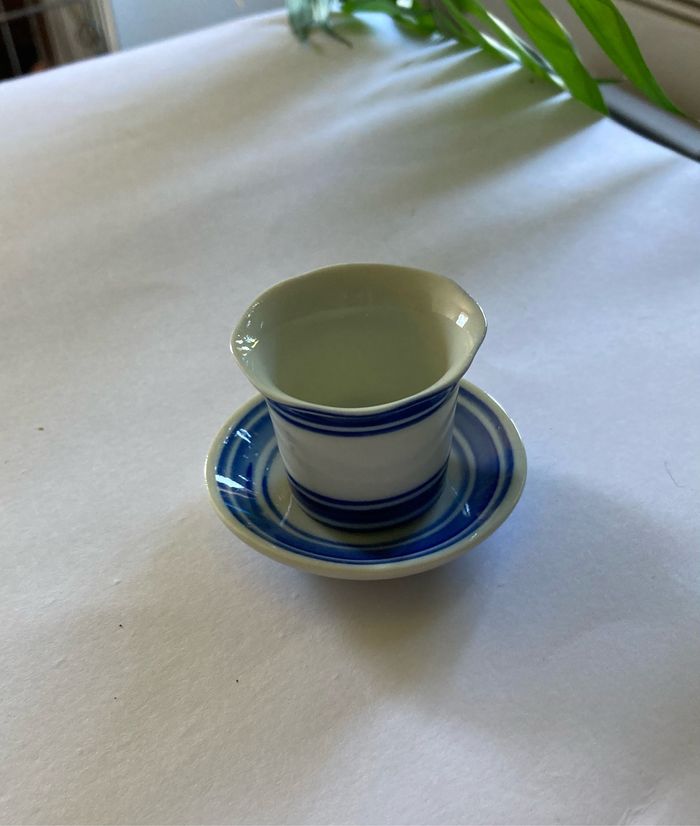 Tasse et sous-tasse dînette