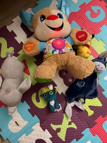 Lot de doudou dont le Fisher-Price Puppy Eveil Progressif