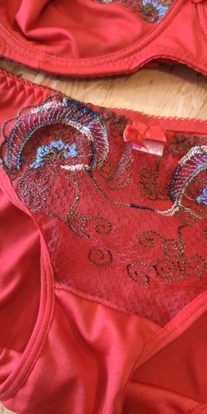 Ensemble lingerie rouge - photo numéro 2