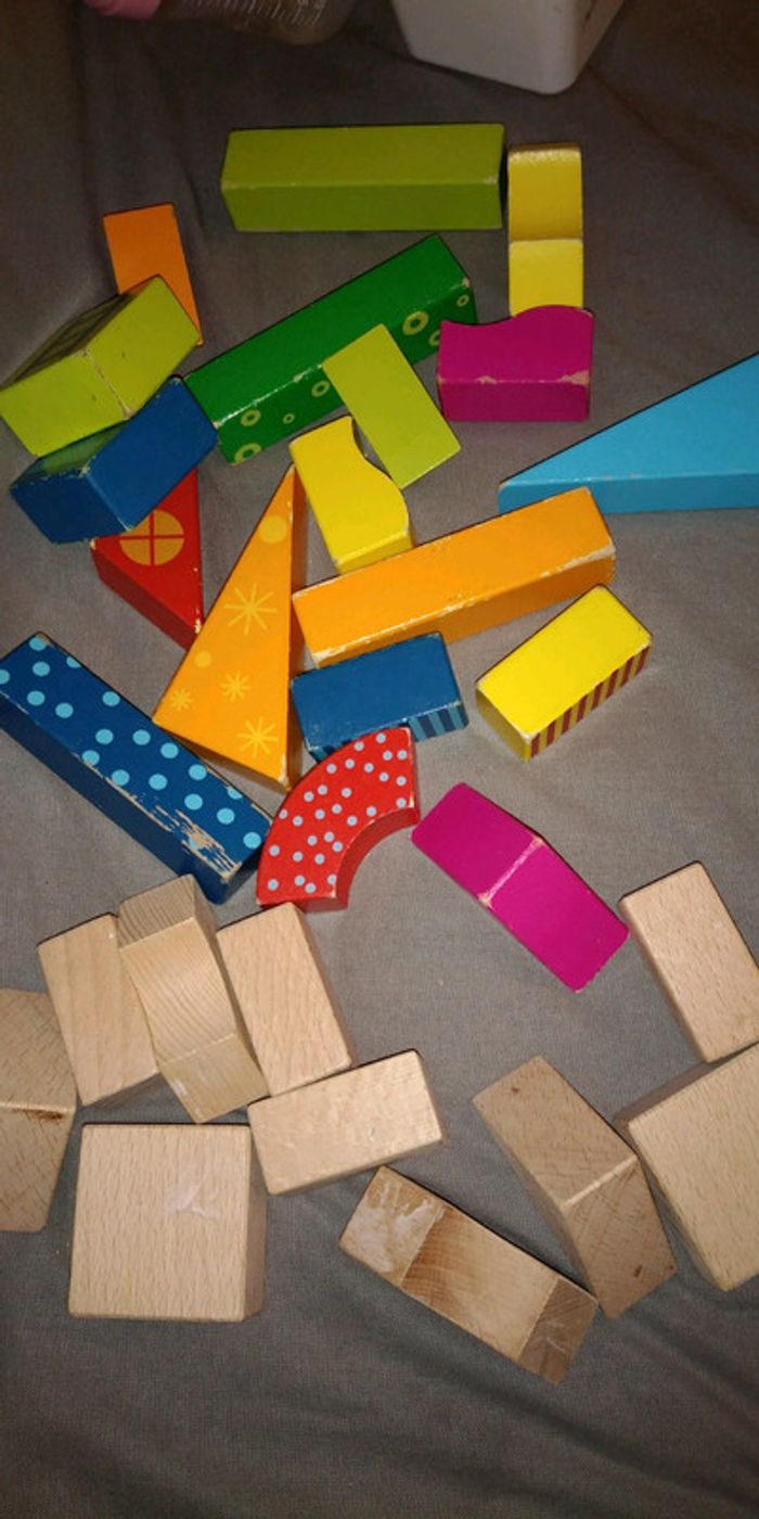 Cube en bois à empliler