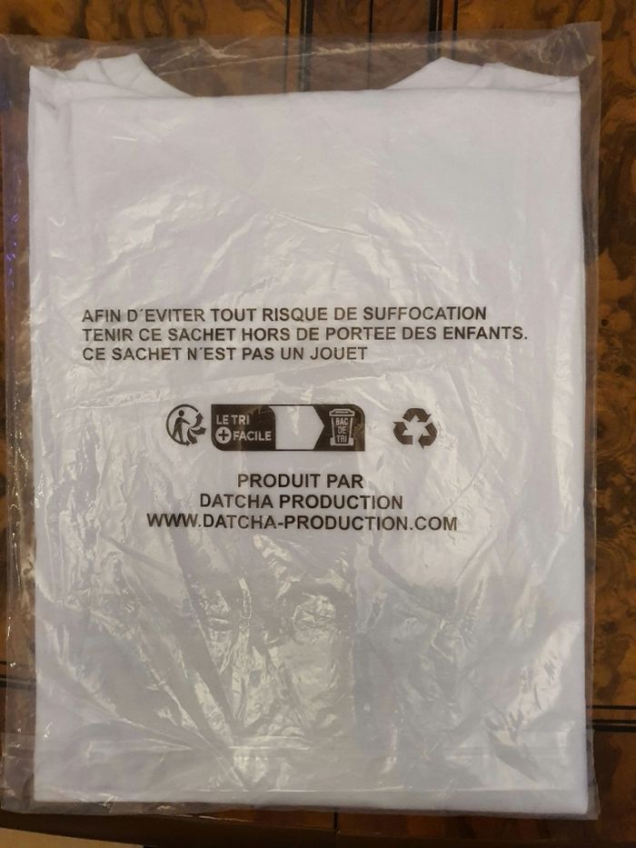 Lot Neuf et Scellé T-shirt collectors tres rares  taille S/M Tanjiro + Nezuko Demon Slayer x KFC - photo numéro 6