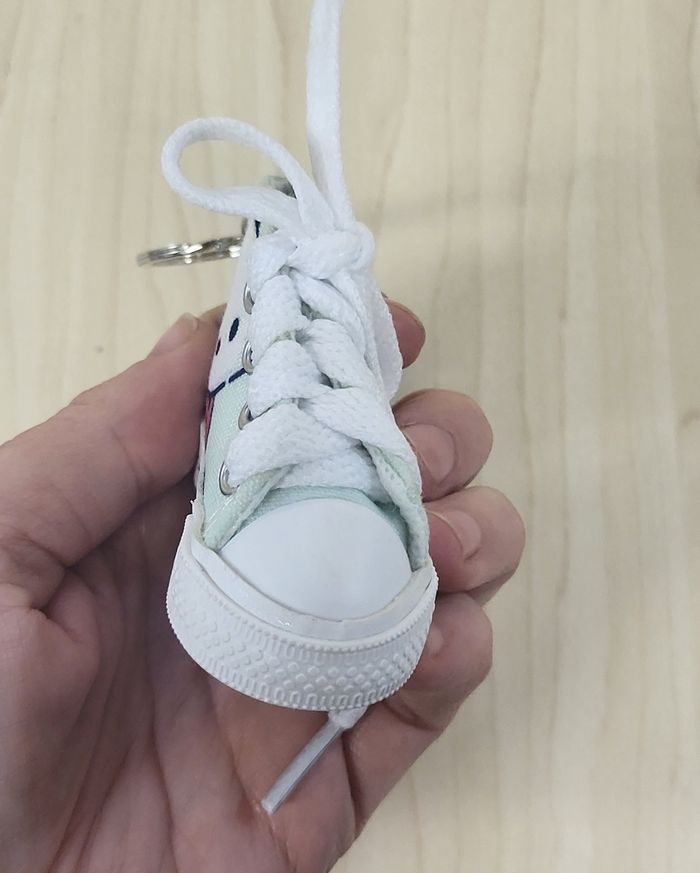 Porte-clé Sanrio Sneaker Pochacco - photo numéro 5