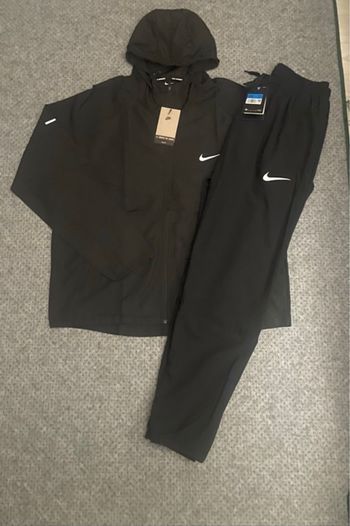 Ensemble Nike running