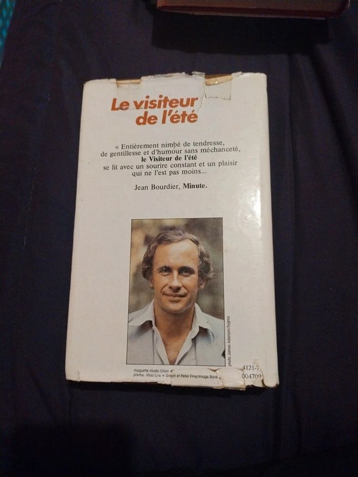 Livre le visiteur de l été - photo numéro 2