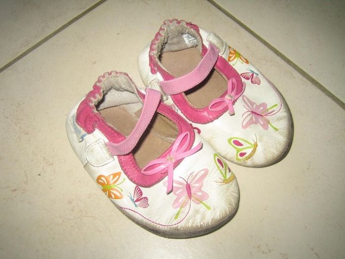 chausson souple en cuir robeez taille 12-18 mois