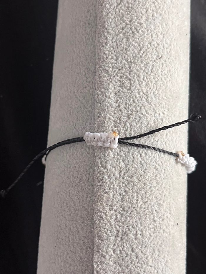 Bracelet fait main en fils de coton ciré - photo numéro 2