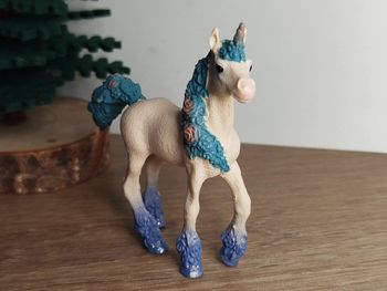 Schleich jeune licorne Figurine Animal imaginaire Bayala