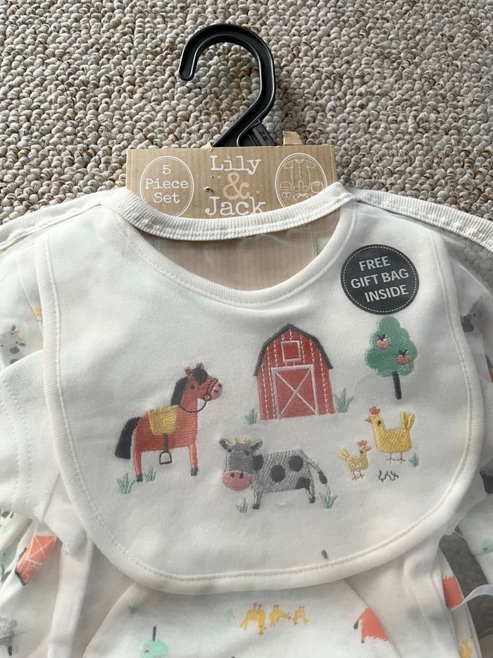 Tenue de naissance - photo numéro 3