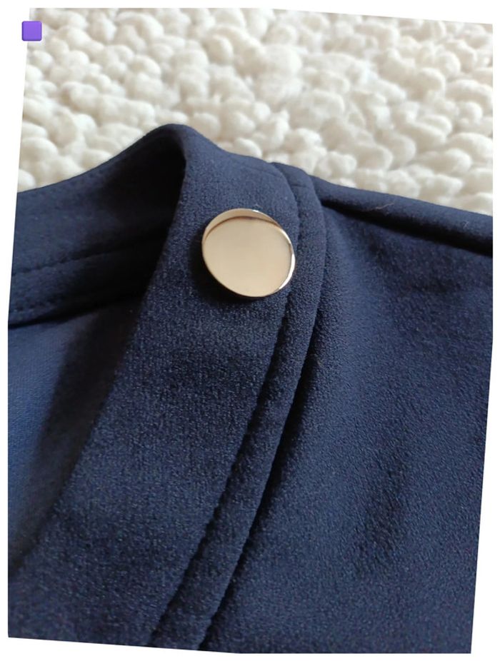 Blouse bleue à manches courtes marin boutons dorés, casual, pro - photo numéro 3