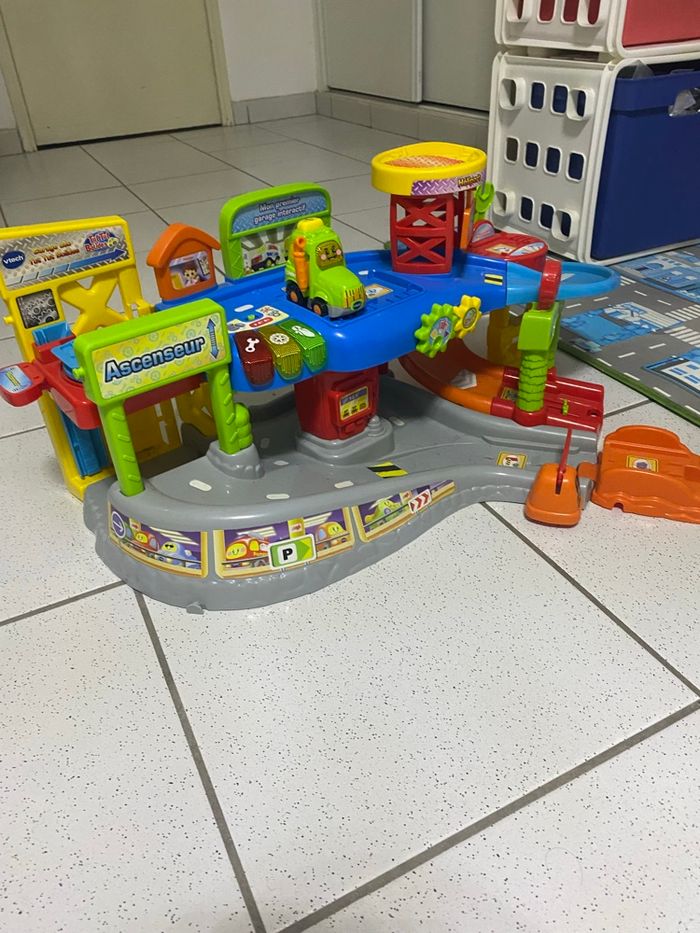 Tut tut boildes Vtech mon premier garage en jouet - photo numéro 3